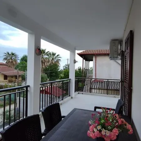 Apartment Luxury Nea Vrasna